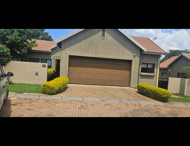 3 BEDROOM APARTMENT FOR SALE IN LAKEFIELD